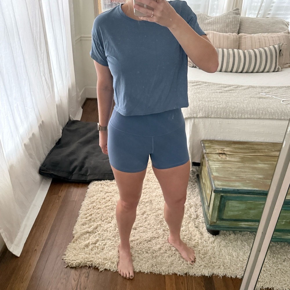 Lululemon Ultralight Waist-Length T-Shirt - Oasis Blue - Size 8 - Picture 5 of 5